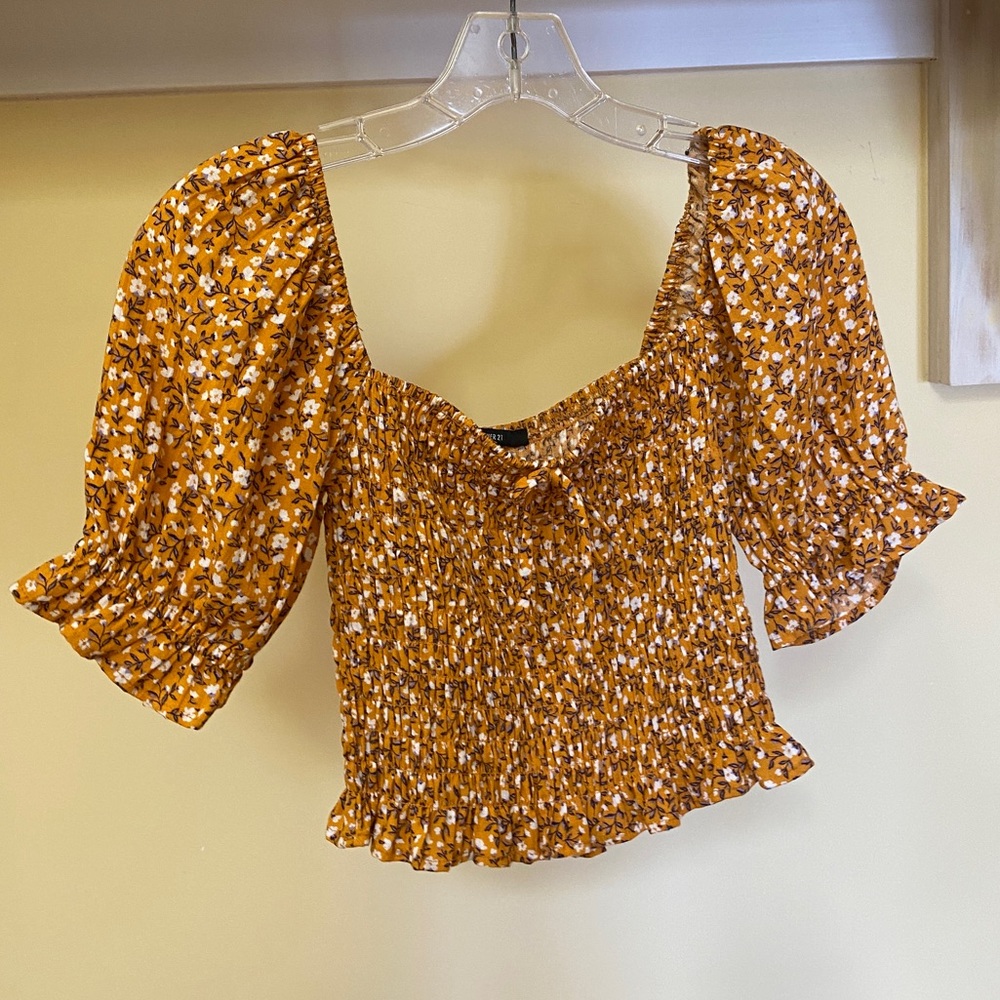 Cottagecore puffy sleeve top